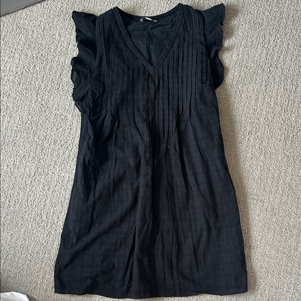 Evereve Black V-Neck Flutter Sleeve Tunic Dress